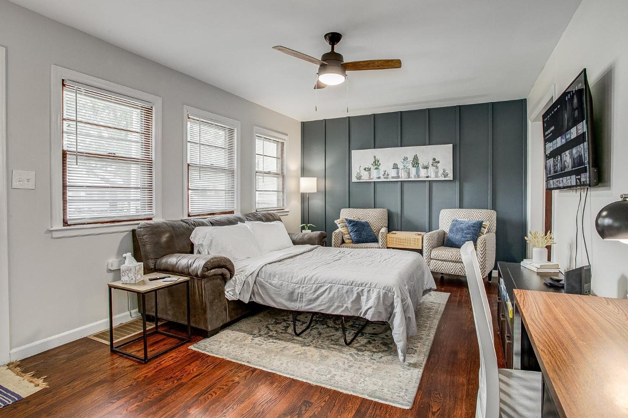 Chic Home With Huge Grassy Yard 7 Mins To Arrowhead Stadium Independence Bagian luar foto