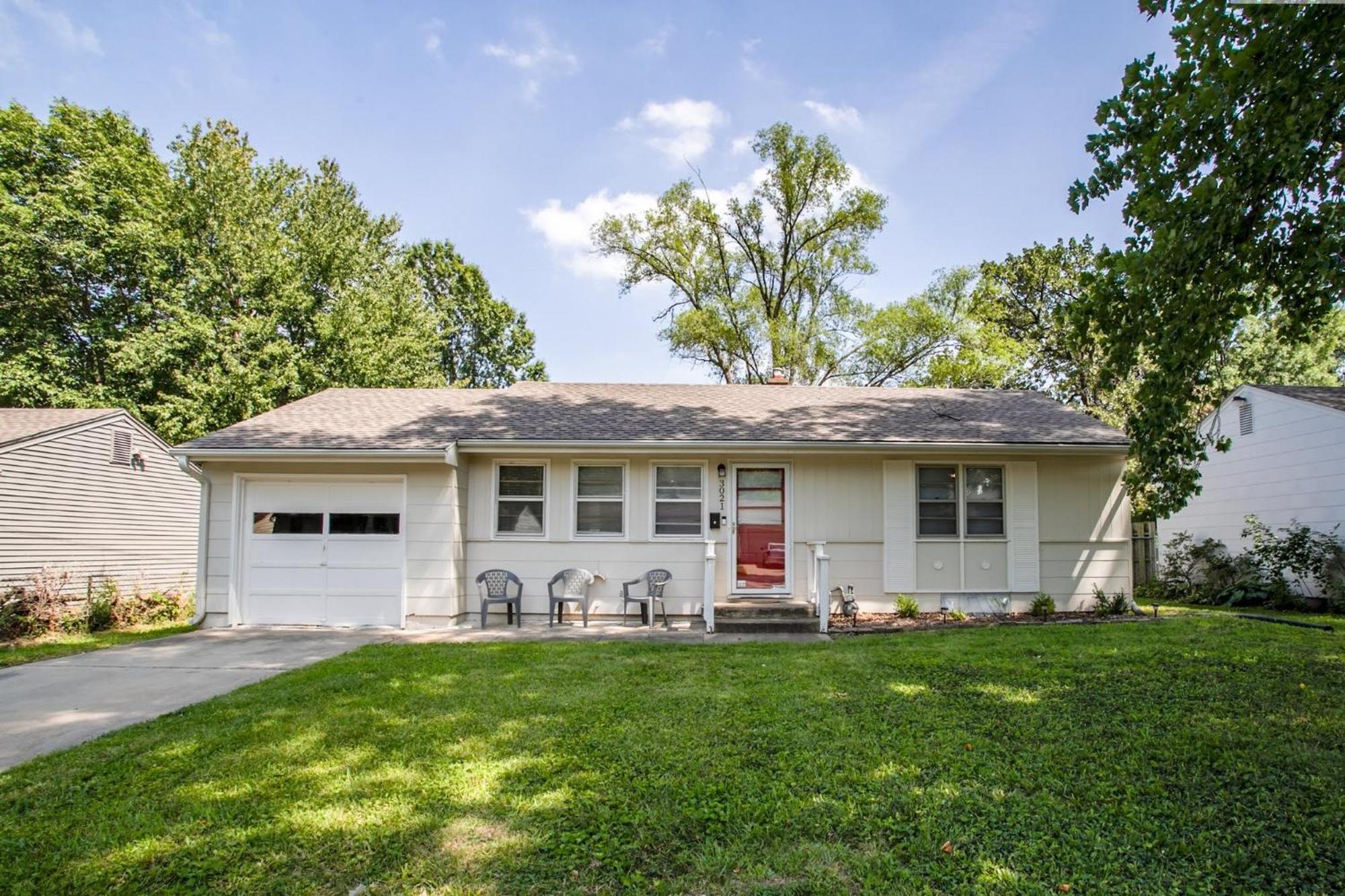 Chic Home With Huge Grassy Yard 7 Mins To Arrowhead Stadium Independence Bagian luar foto