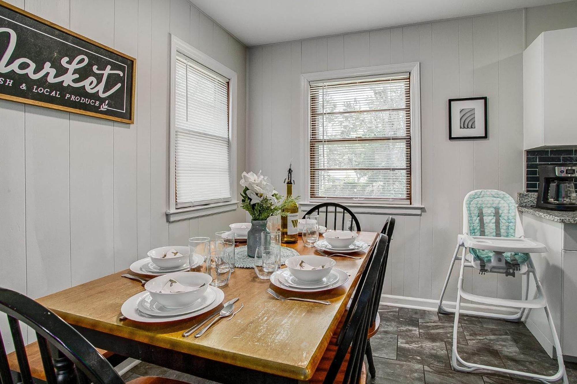 Chic Home With Huge Grassy Yard 7 Mins To Arrowhead Stadium Independence Bagian luar foto
